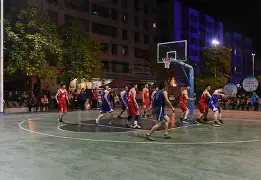 情绪高涨的球场上，看哪支球队最终能够拔得头筹？的简单介绍